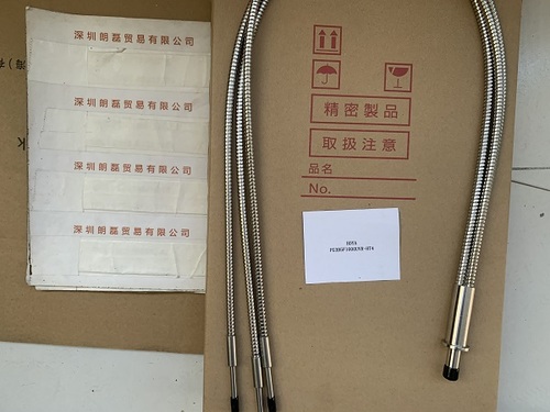 HOYA豪雅  FG3B5F1000UVR-HT4  光纤  一分三， 出入端5mm, 1000mm